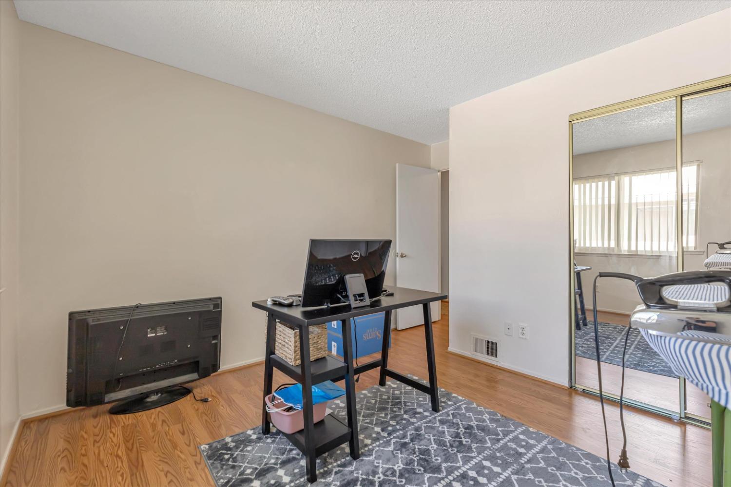 Detail Gallery Image 14 of 23 For 6520 Bremen Dr #3,  Citrus Heights,  CA 95621 - 2 Beds | 1 Baths