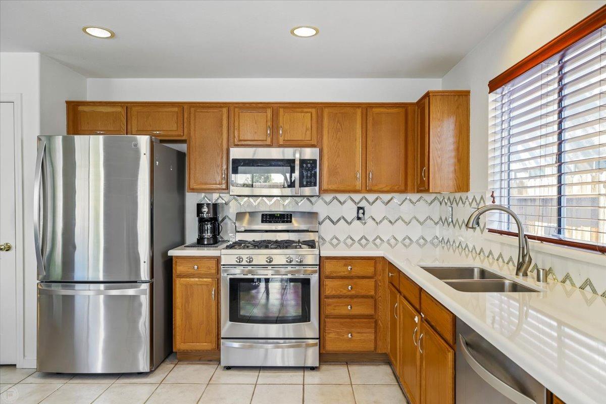 Detail Gallery Image 26 of 66 For 832 S Highland Ave, Ripon,  CA 95366 - 3 Beds | 2 Baths