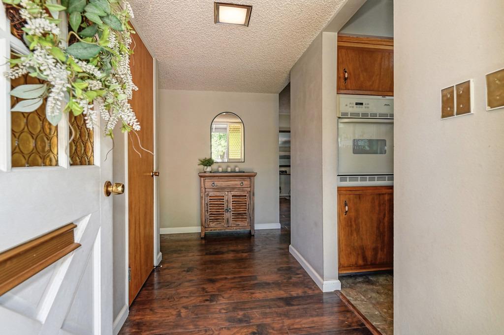 Detail Gallery Image 5 of 58 For 4880 Grove St, Rocklin,  CA 95677 - 2 Beds | 2 Baths