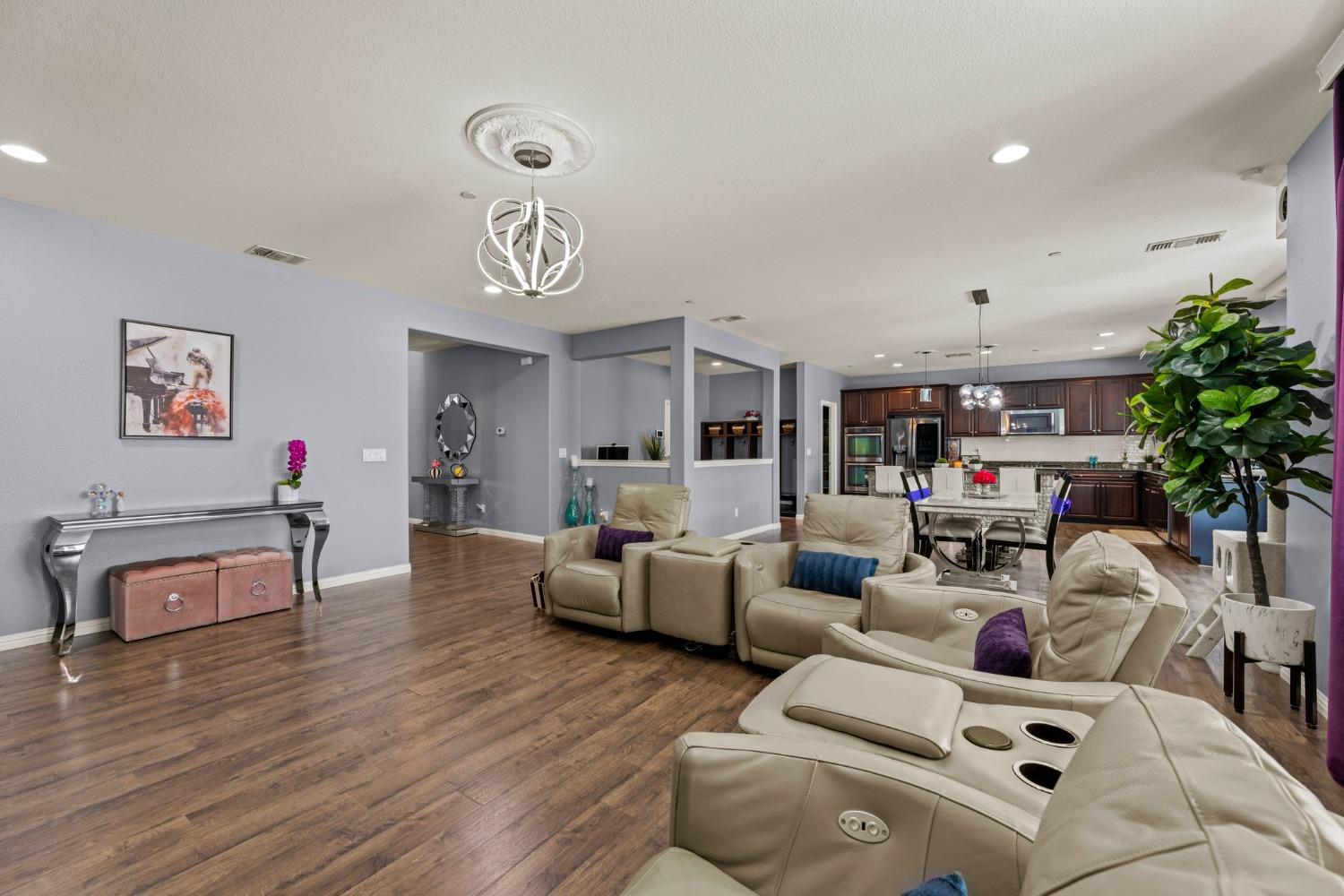 Detail Gallery Image 12 of 72 For 505 Alessandria Pl, Lincoln,  CA 95648 - 4 Beds | 3/1 Baths