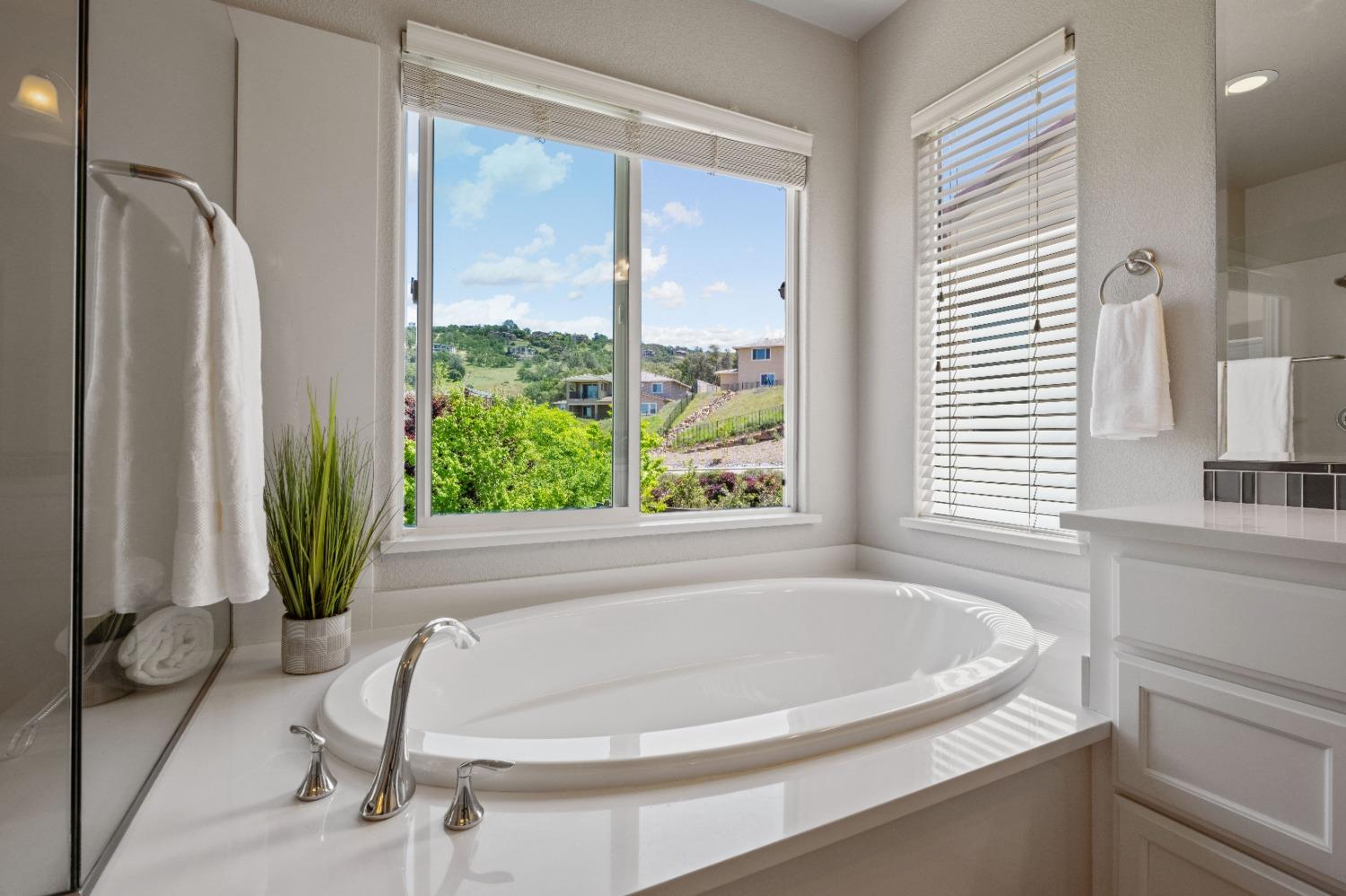 Detail Gallery Image 11 of 30 For 911 Piccolo Ct, El Dorado Hills,  CA 95762 - 3 Beds | 2/1 Baths