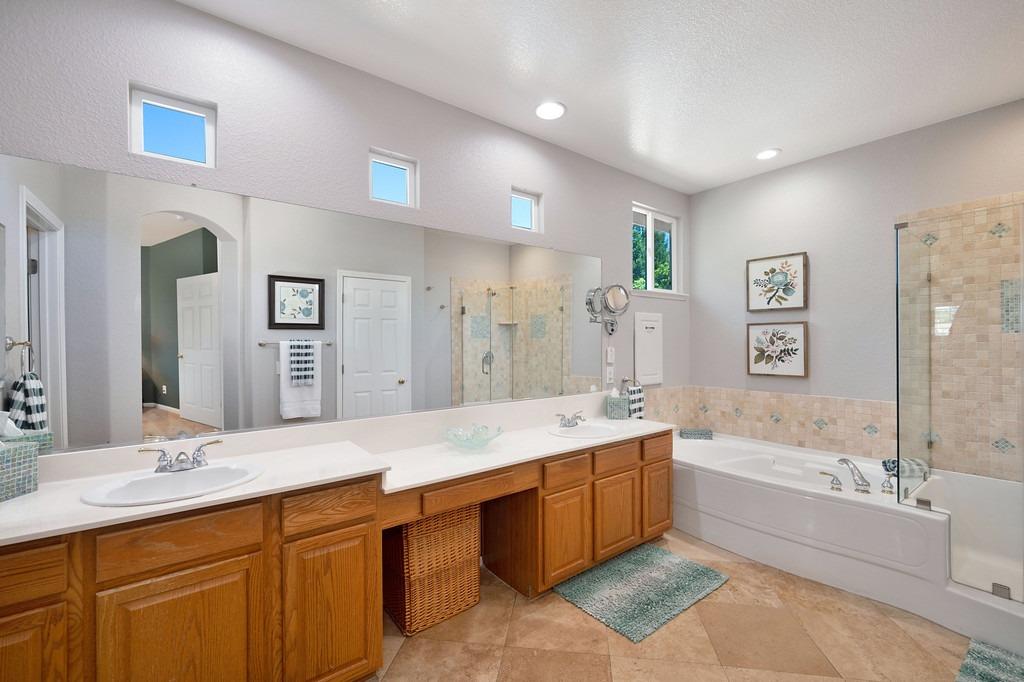 Detail Gallery Image 25 of 49 For 4 Danrobin Ct, Sacramento,  CA 95833 - 3 Beds | 3 Baths