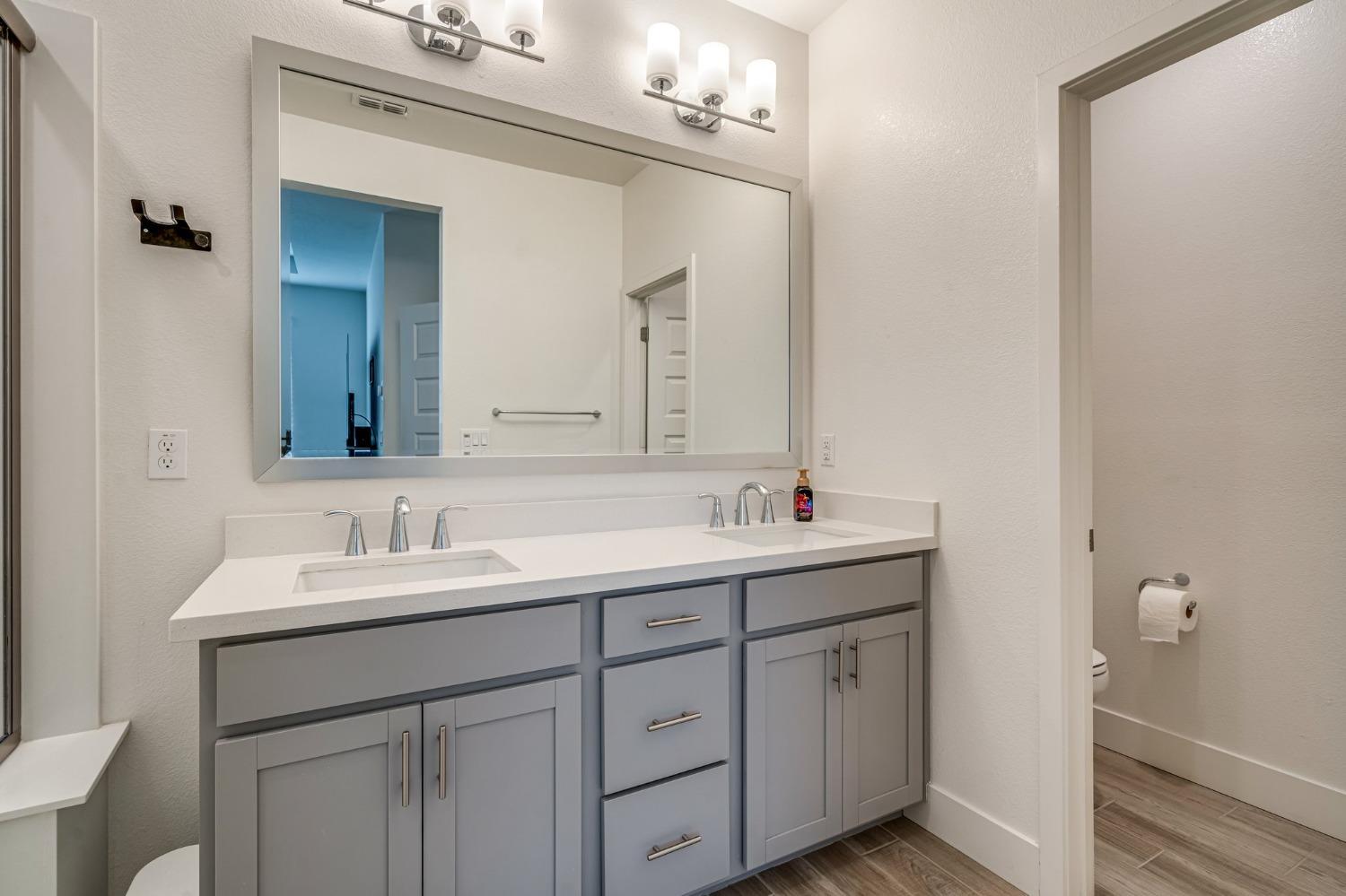 Detail Gallery Image 13 of 21 For 3777 Po River Way, Sacramento,  CA 95834 - 3 Beds | 2/1 Baths