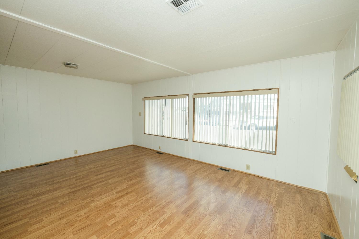Detail Gallery Image 9 of 45 For 2505 Jackson Ave 123, Escalon,  CA 95320 - 2 Beds | 2 Baths