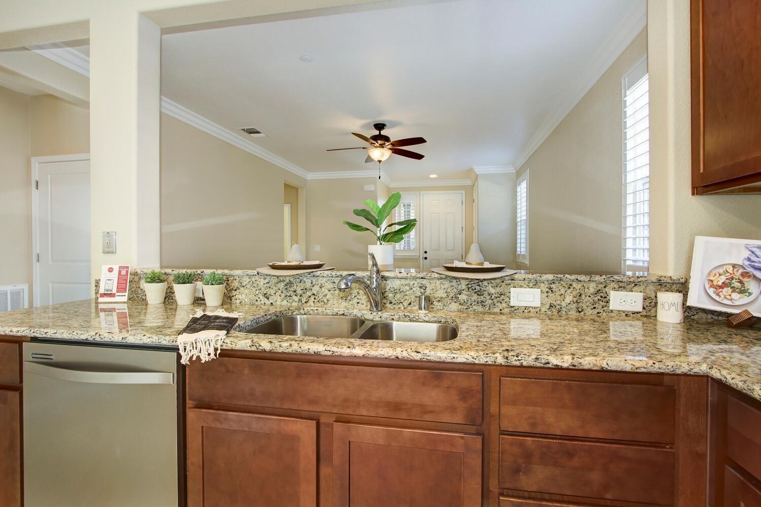 Detail Gallery Image 19 of 51 For 9855 Hatherton Way, Elk Grove,  CA 95757 - 2 Beds | 2 Baths