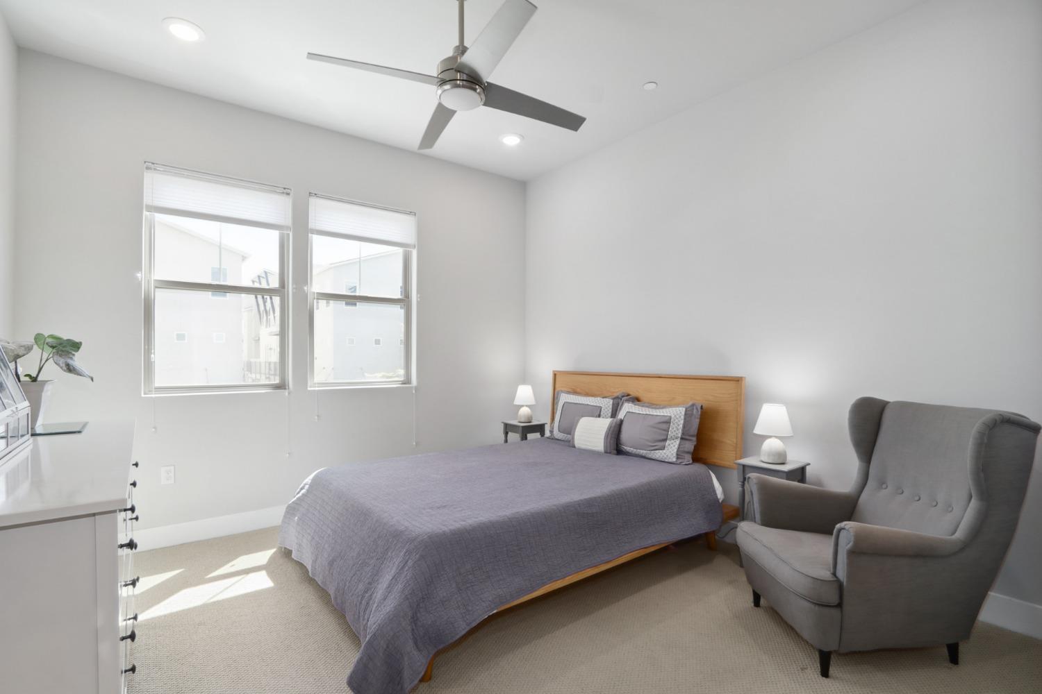 Detail Gallery Image 12 of 46 For 1661 Spring St #222,  Davis,  CA 95616 - 2 Beds | 2/1 Baths