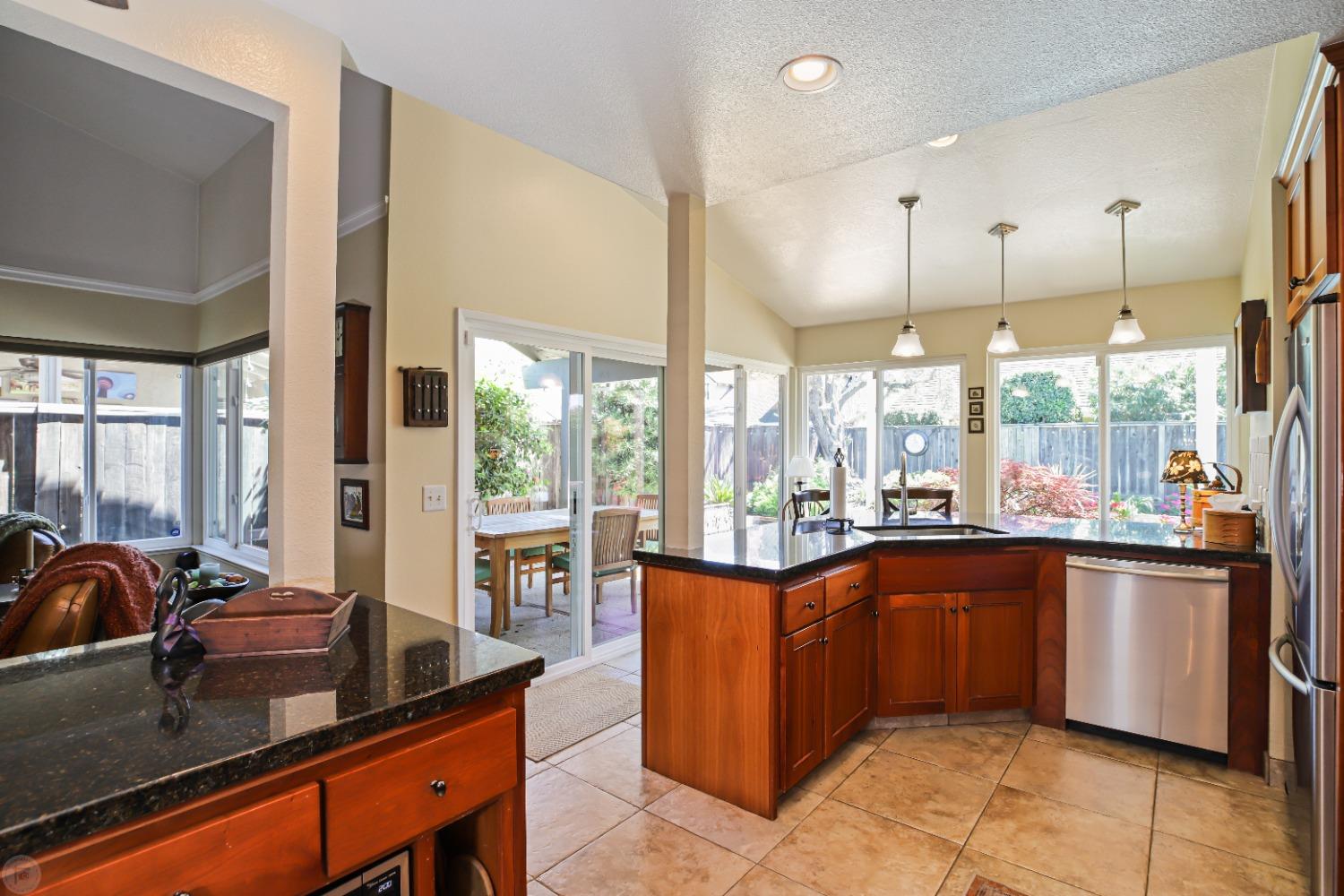 Detail Gallery Image 33 of 80 For 3781 Hatchers Cir, Stockton,  CA 95219 - 3 Beds | 2 Baths