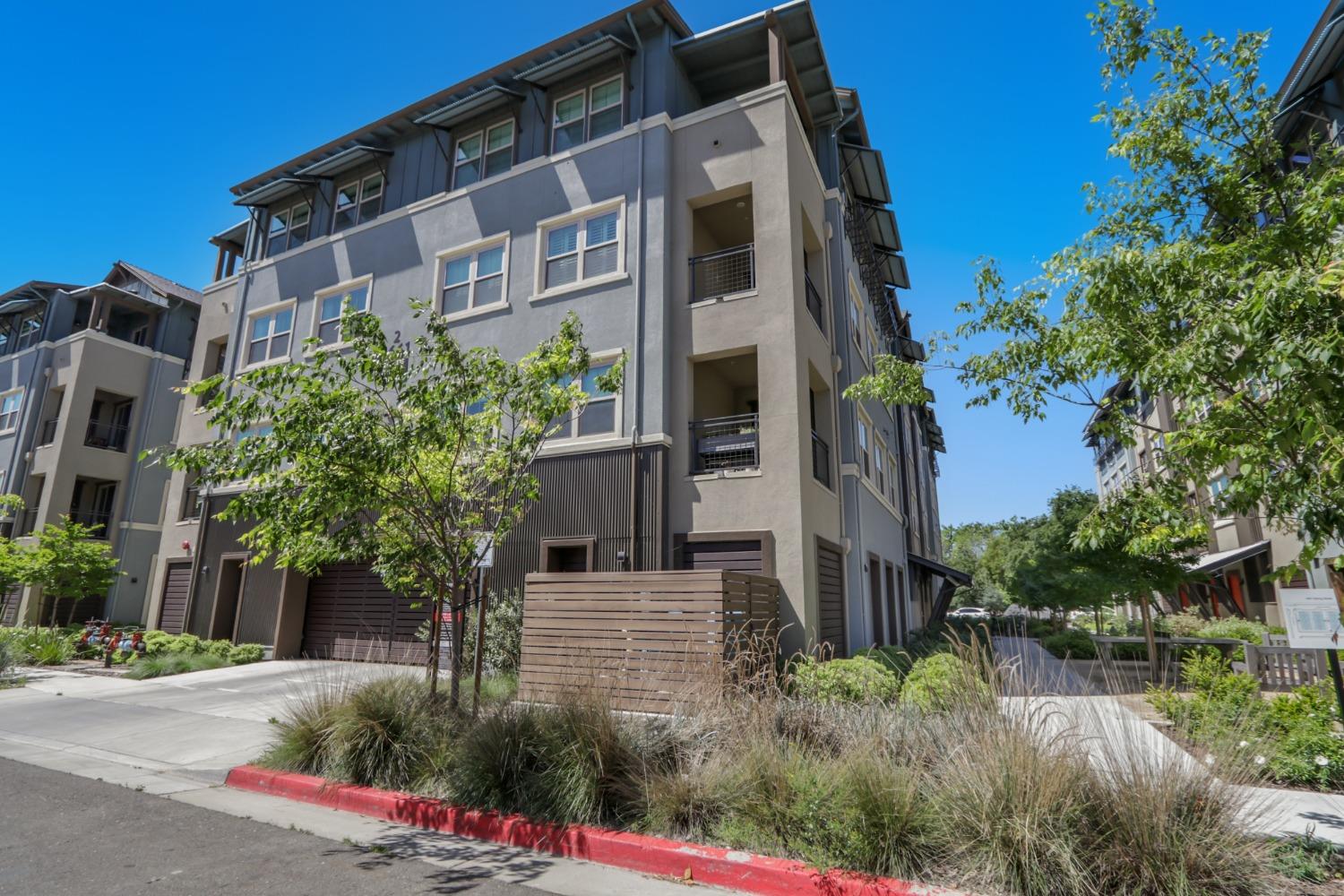 Detail Gallery Image 34 of 46 For 1661 Spring St #222,  Davis,  CA 95616 - 2 Beds | 2/1 Baths