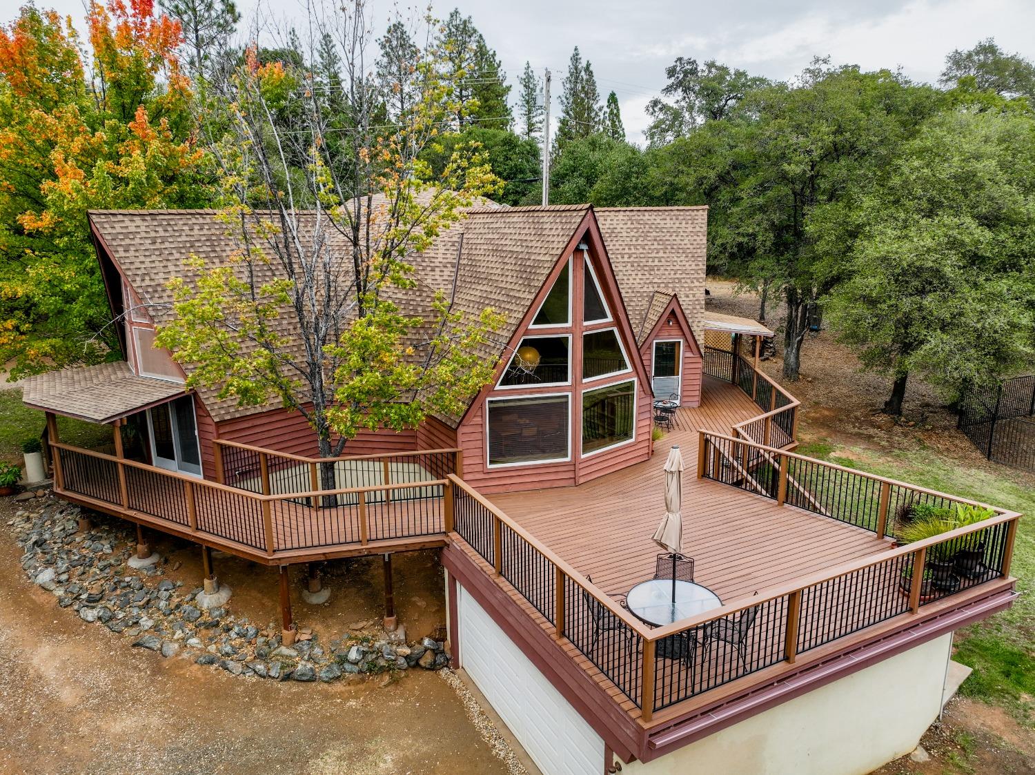 Detail Gallery Image 2 of 52 For 13586 Bitney Springs Rd, Nevada City,  CA 95959 - 2 Beds | 2 Baths