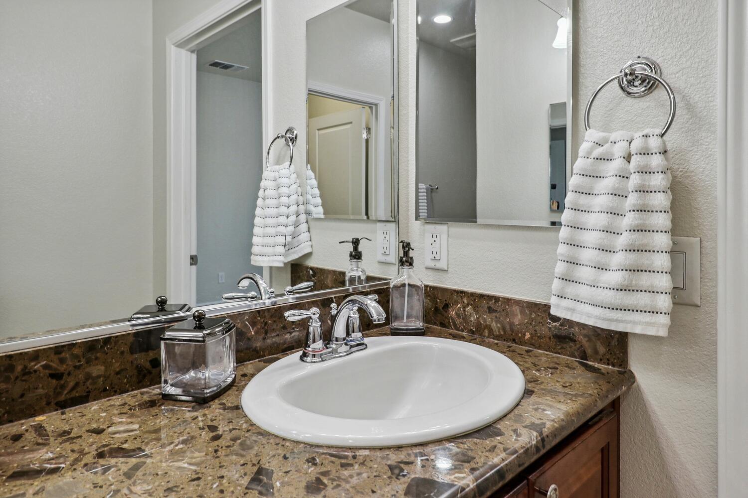 Detail Gallery Image 23 of 50 For 7921 Dearne Way, Elk Grove,  CA 95757 - 2 Beds | 2 Baths