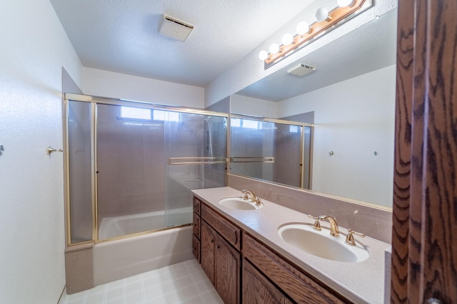 Detail Gallery Image 25 of 38 For 1305 Fransen Ct, Modesto,  CA 95355 - 3 Beds | 2/1 Baths