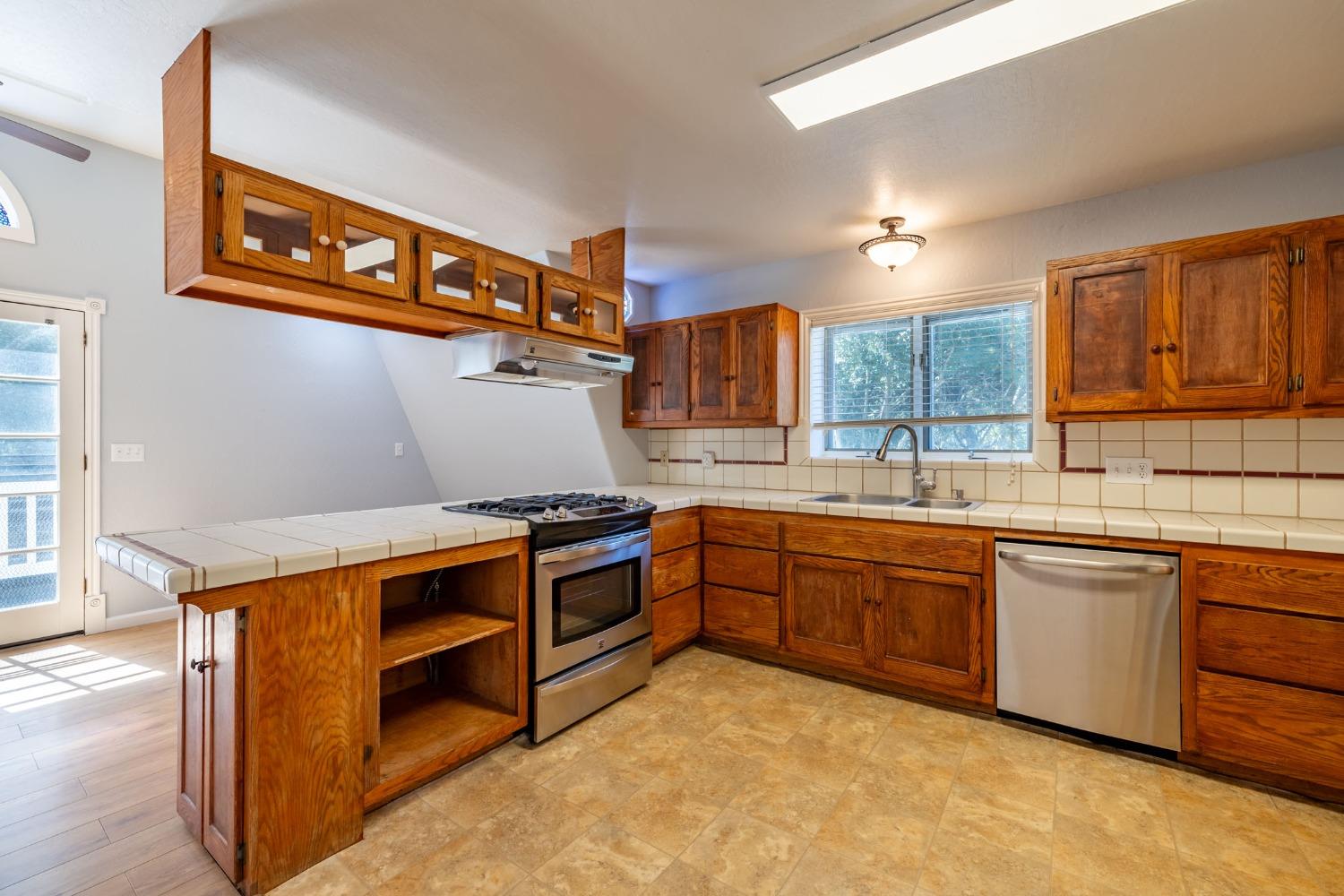 Detail Gallery Image 25 of 54 For 13501 W View Dr, Sutter Creek,  CA 95685 - 3 Beds | 2/1 Baths