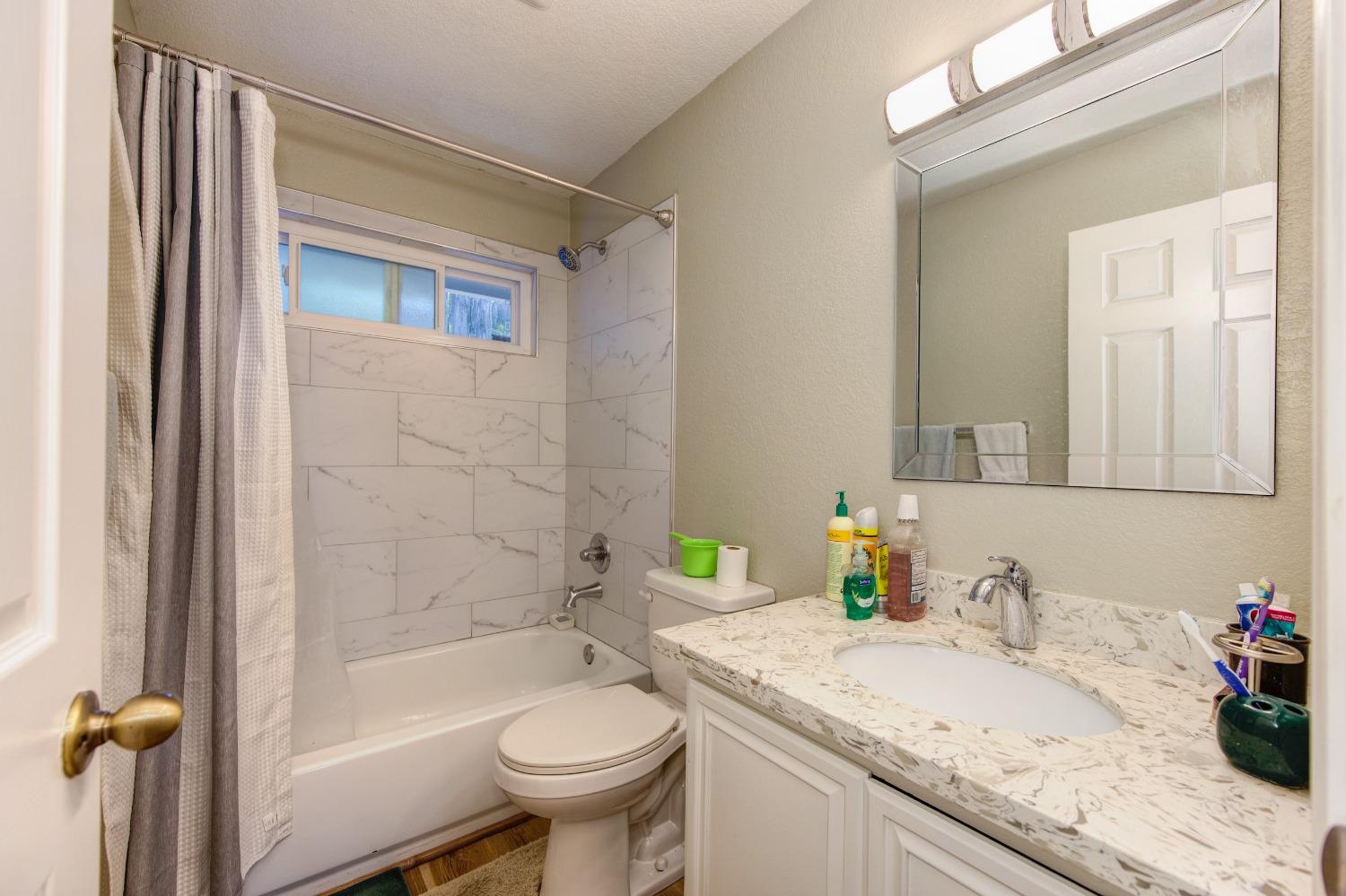 Detail Gallery Image 17 of 21 For 8789 Mayberry Way, Elk Grove,  CA 95758 - 3 Beds | 2 Baths
