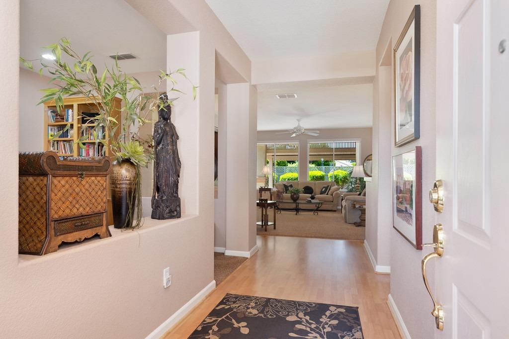 Detail Gallery Image 5 of 34 For 6235 Strawberry Station Loop, Roseville,  CA 95747 - 2 Beds | 2 Baths