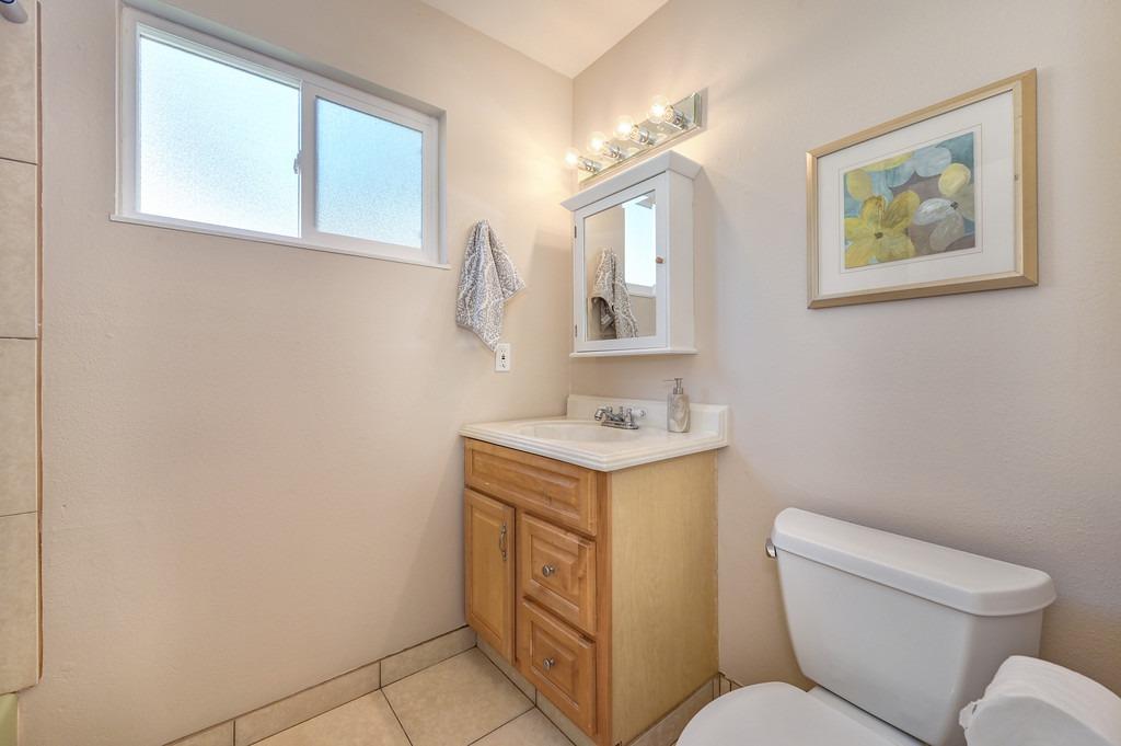 Detail Gallery Image 17 of 48 For 1422 Monarch Ln, Davis,  CA 95618 - 3 Beds | 2 Baths