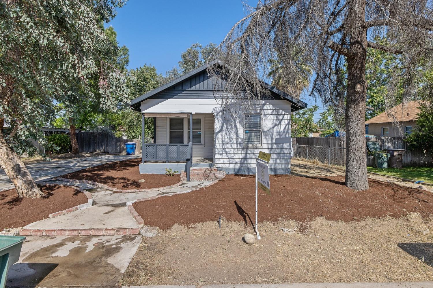 Photo of 630 Olive St in Bakersfield, CA