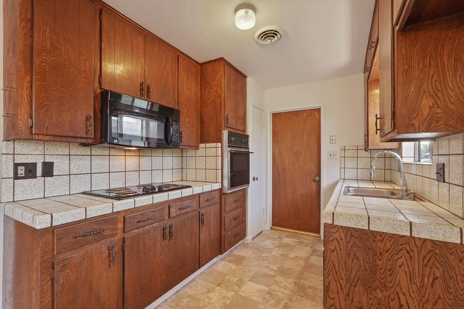 Detail Gallery Image 15 of 40 For 32 S Cambridge Dr, Lodi,  CA 95242 - 3 Beds | 2 Baths