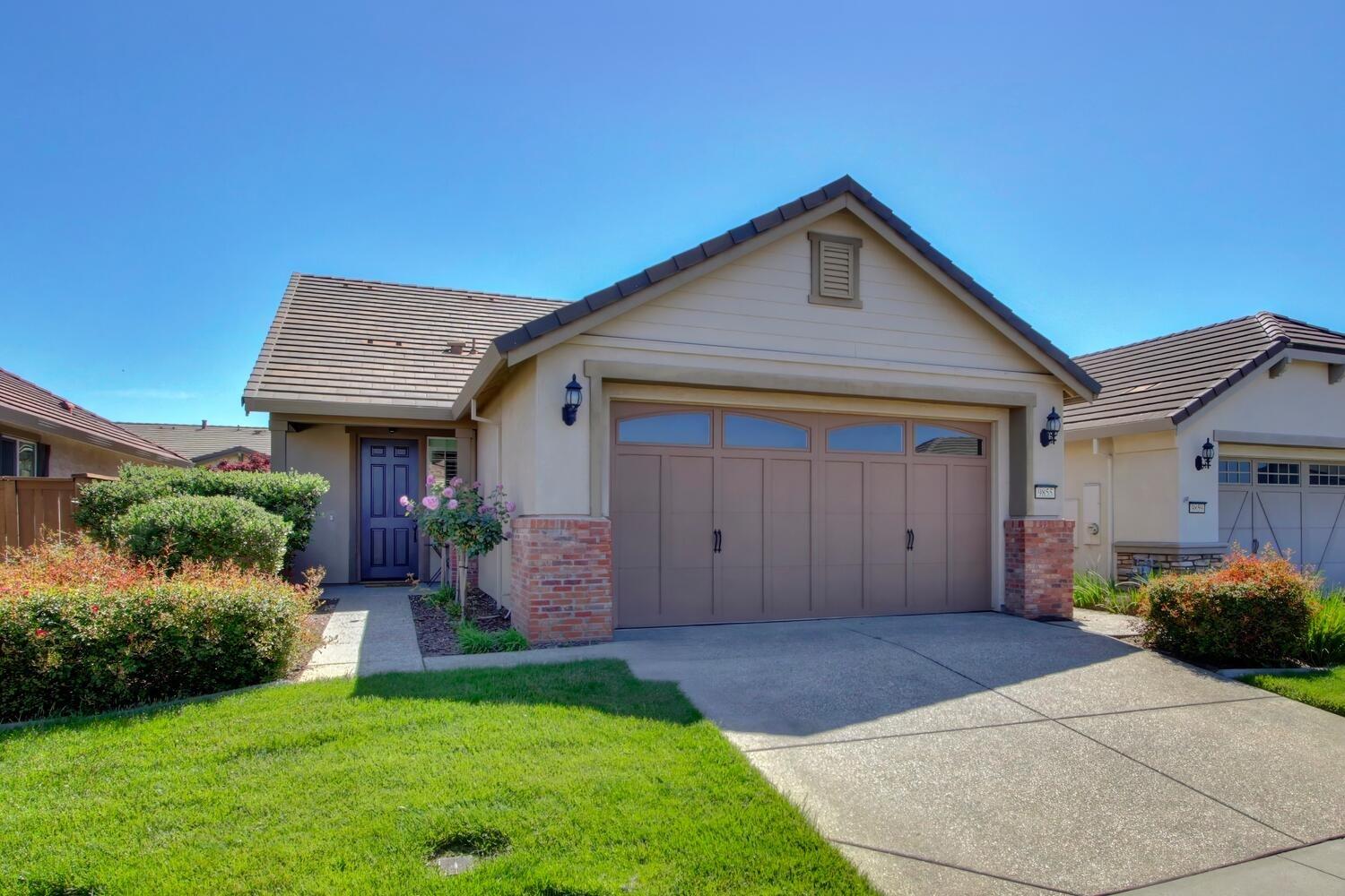Detail Gallery Image 1 of 51 For 9855 Hatherton Way, Elk Grove,  CA 95757 - 2 Beds | 2 Baths