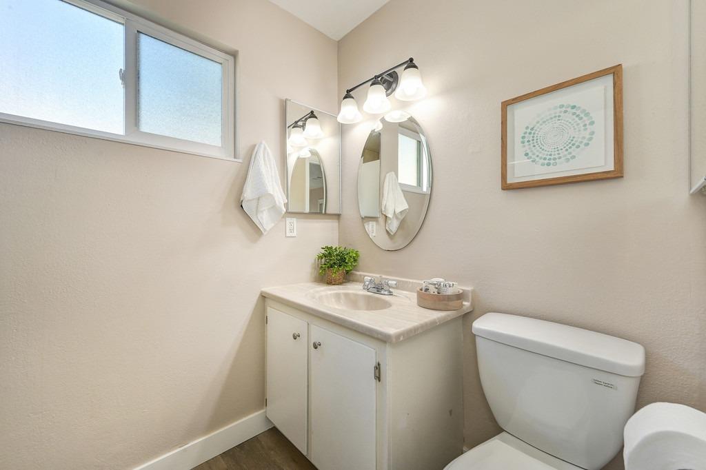 Detail Gallery Image 14 of 48 For 1422 Monarch Ln, Davis,  CA 95618 - 3 Beds | 2 Baths