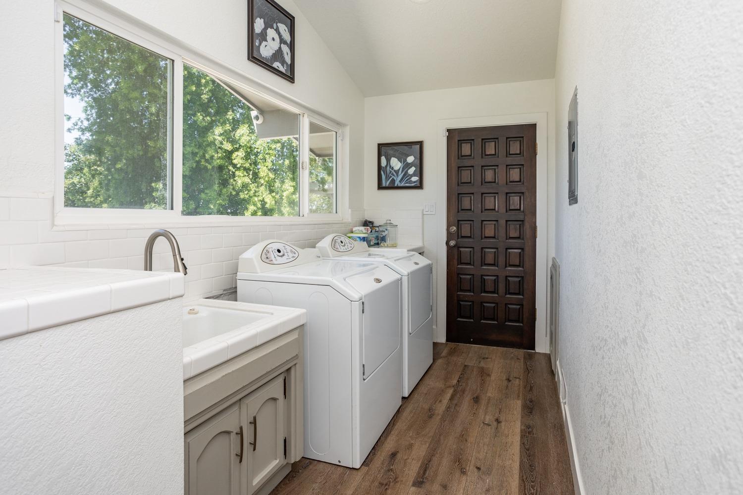 Detail Gallery Image 22 of 60 For 11201 Valley Oak Dr, Oakdale,  CA 95361 - 3 Beds | 3/1 Baths