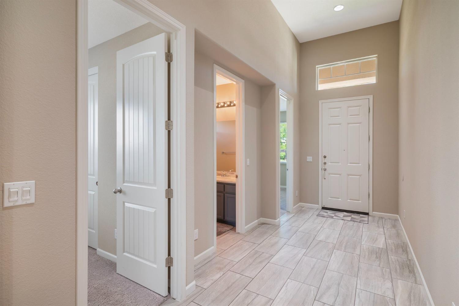 Detail Gallery Image 3 of 23 For 1749 Sandypoint Rd, West Sacramento,  CA 95691 - 3 Beds | 2 Baths