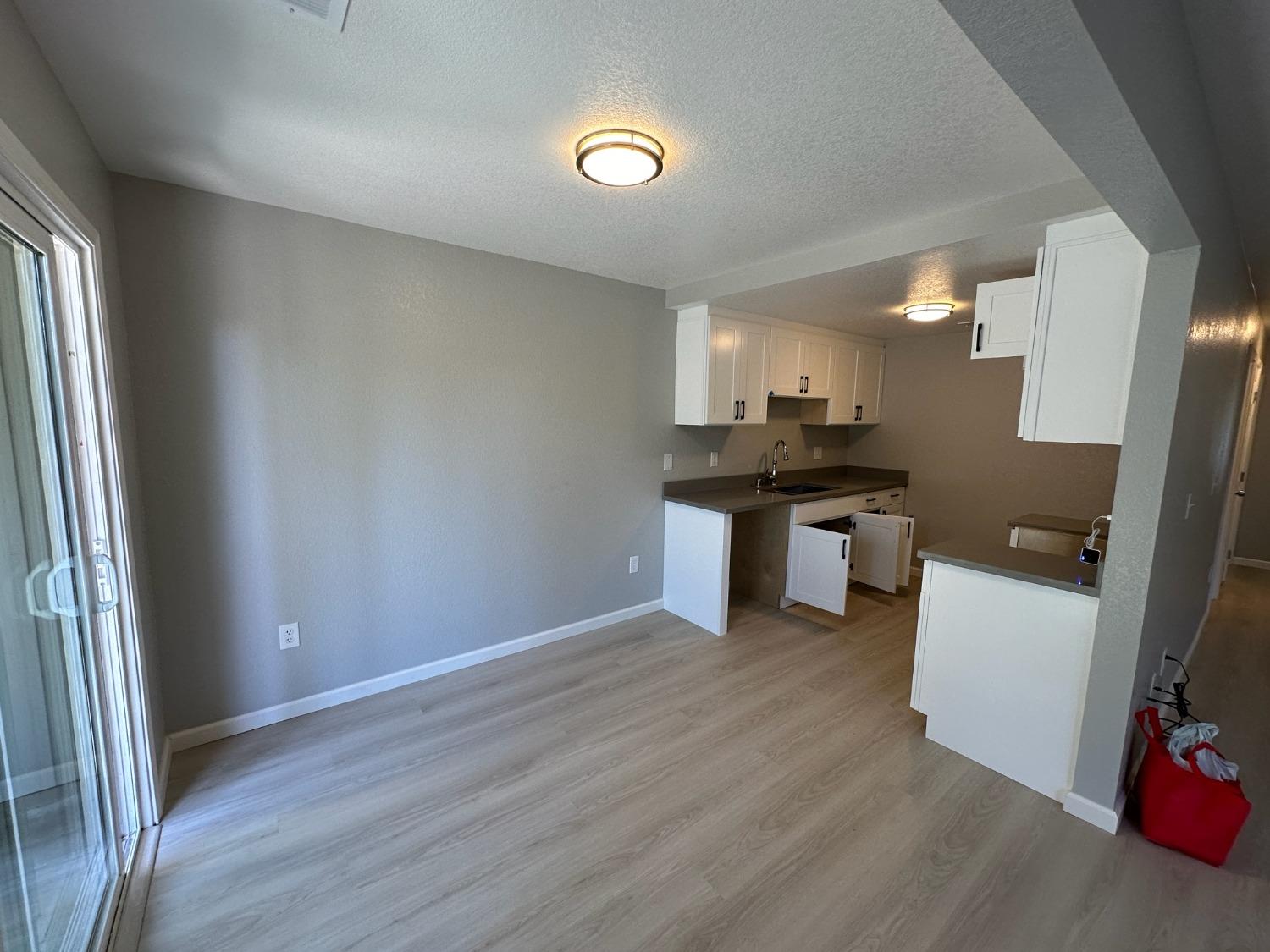Detail Gallery Image 17 of 22 For 455 Cherry Ln #B,  Manteca,  CA 95337 - 2 Beds | 1 Baths