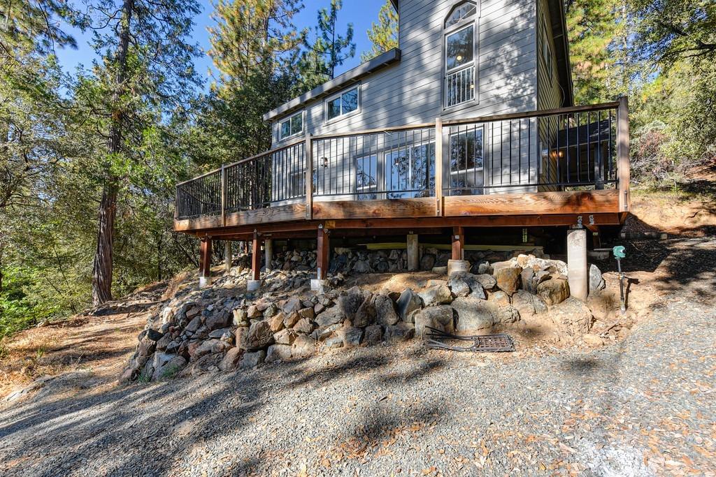 Detail Gallery Image 5 of 38 For 16228 Gold Bug Rd, Nevada City,  CA 95959 - 2 Beds | 2 Baths