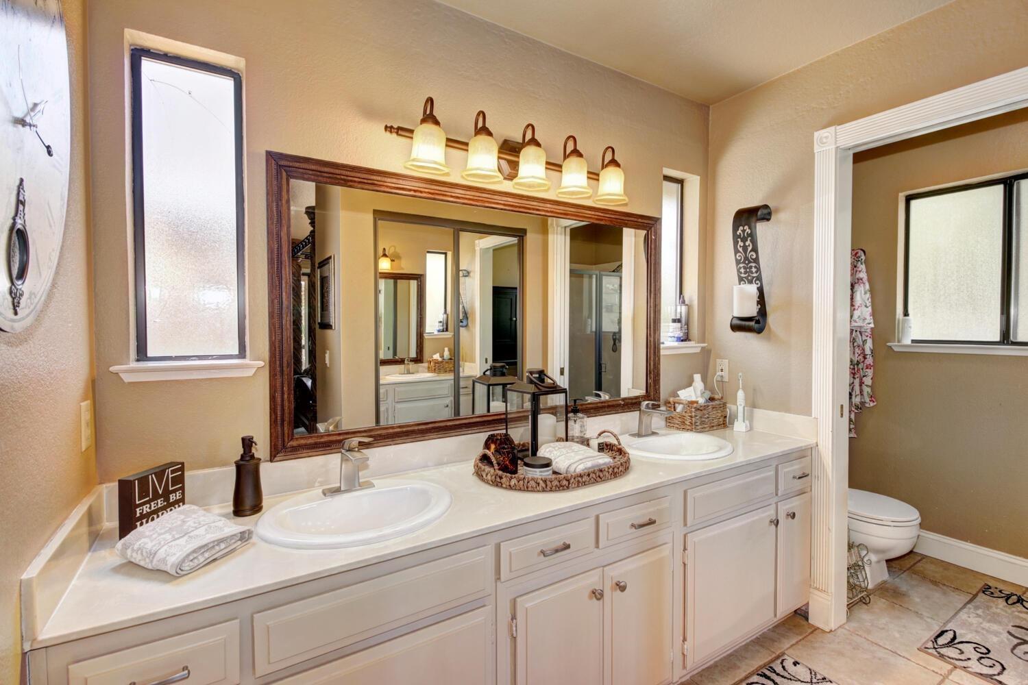 Detail Gallery Image 35 of 60 For 1303 Carnation Ct, Roseville,  CA 95661 - 3 Beds | 2 Baths
