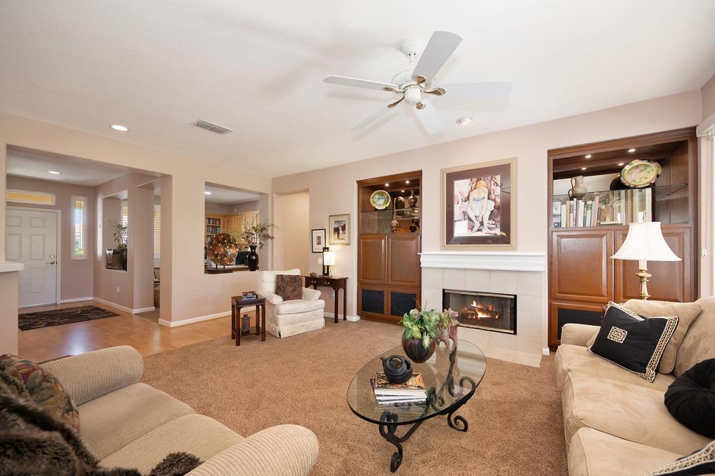 Detail Gallery Image 8 of 34 For 6235 Strawberry Station Loop, Roseville,  CA 95747 - 2 Beds | 2 Baths