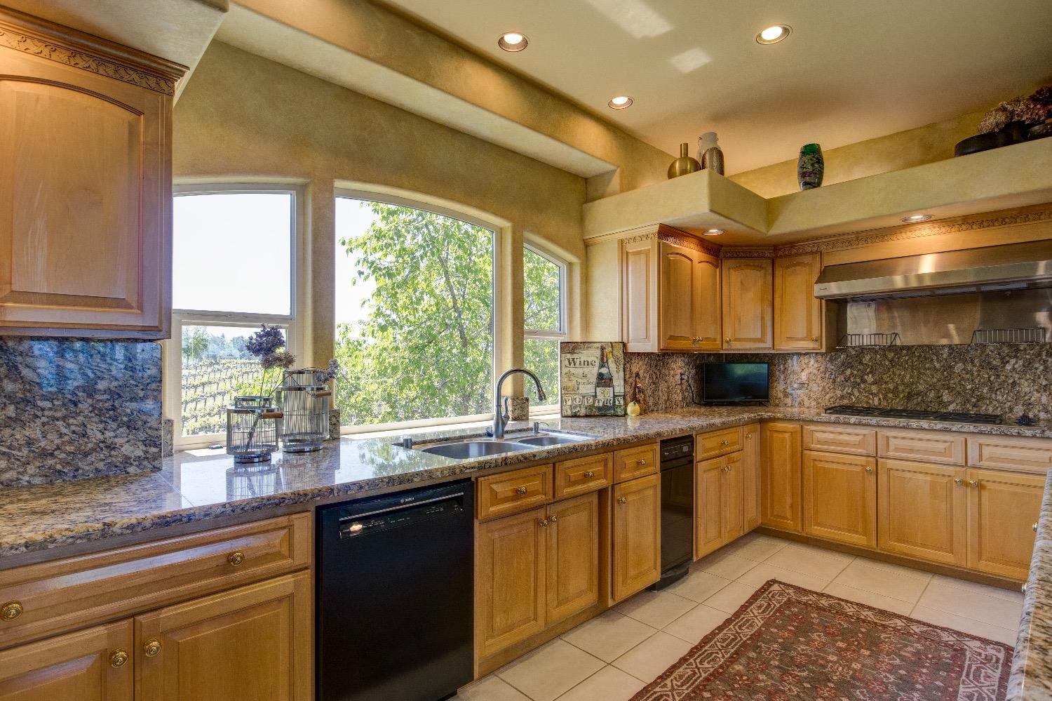 Detail Gallery Image 11 of 98 For 13320 Oakstream Rd, Plymouth,  CA 95669 - 3 Beds | 2/1 Baths