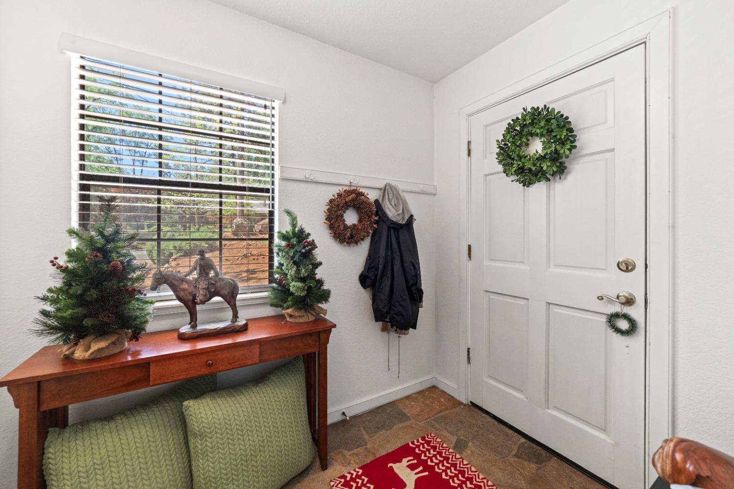 Detail Gallery Image 2 of 24 For 17736 Alexandra Way, Grass Valley,  CA 95949 - 3 Beds | 2 Baths