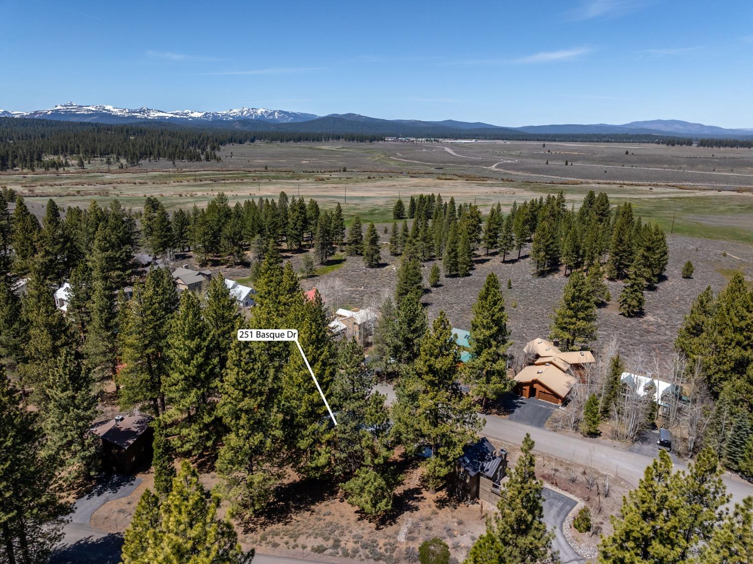 Detail Gallery Image 33 of 41 For 251 Basque Dr, Truckee,  CA 96161 - 3 Beds | 2 Baths