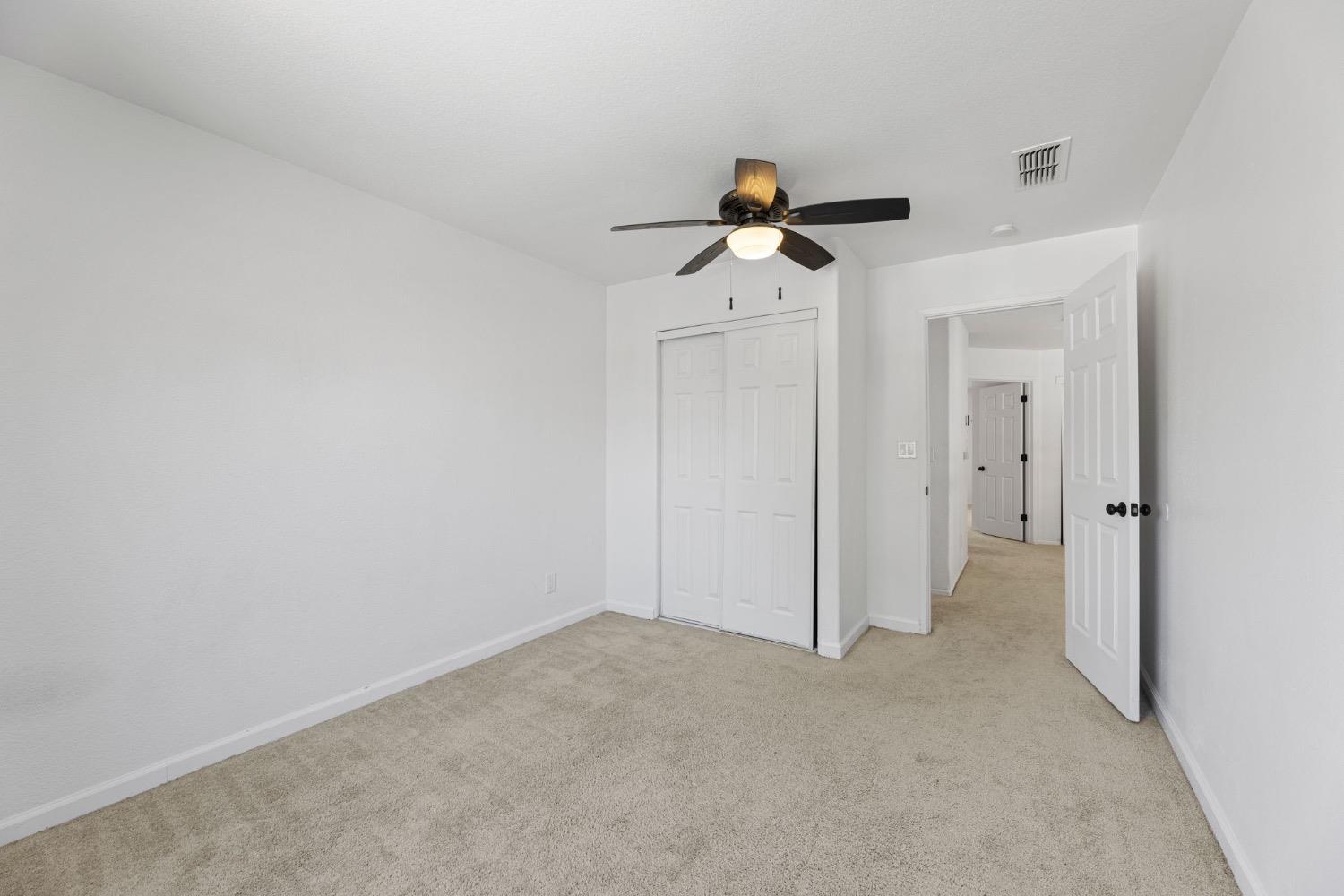 Detail Gallery Image 34 of 45 For 9522 Diamond Point Ln, Elk Grove,  CA 95758 - 5 Beds | 2/1 Baths