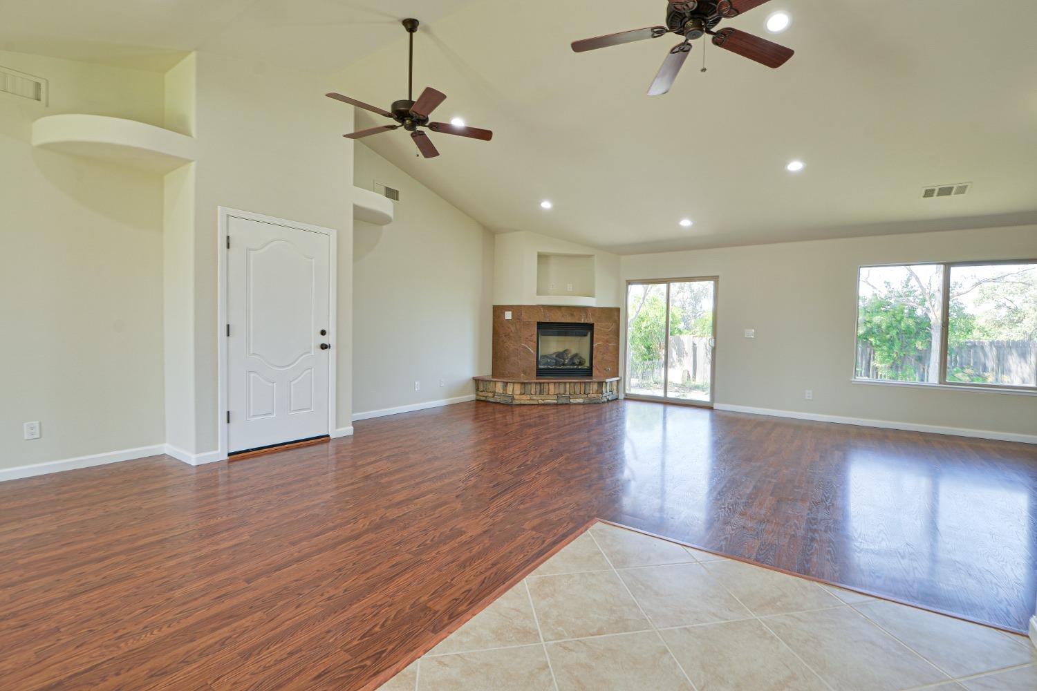 Detail Gallery Image 16 of 50 For 13711 Johnson Rd, Los Banos,  CA 93635 - 4 Beds | 2 Baths