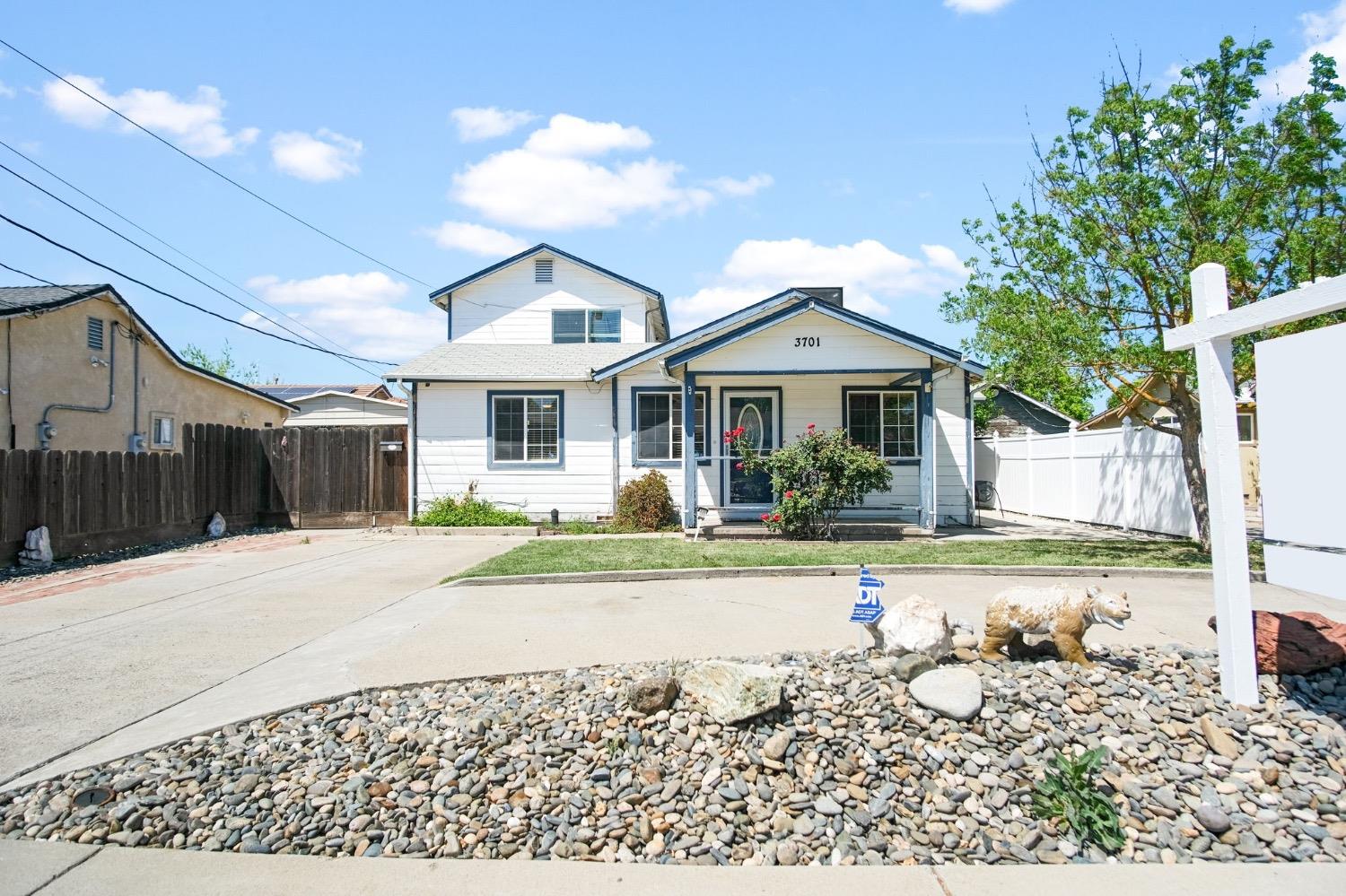 Photo of 3701 Texas Ave in Riverbank, CA