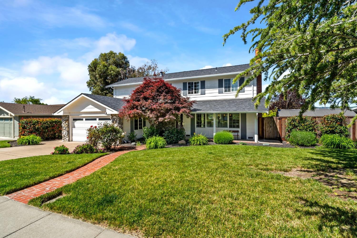 Detail Gallery Image 5 of 51 For 9441 Alcosta Blvd, San Ramon,  CA 94583 - 5 Beds | 3 Baths