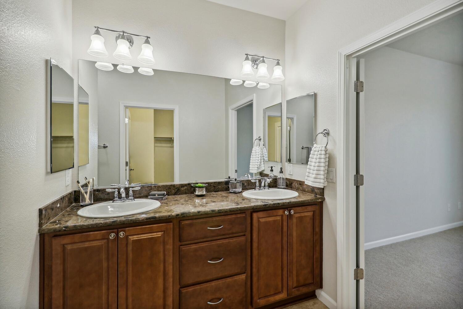 Detail Gallery Image 22 of 50 For 7921 Dearne Way, Elk Grove,  CA 95757 - 2 Beds | 2 Baths