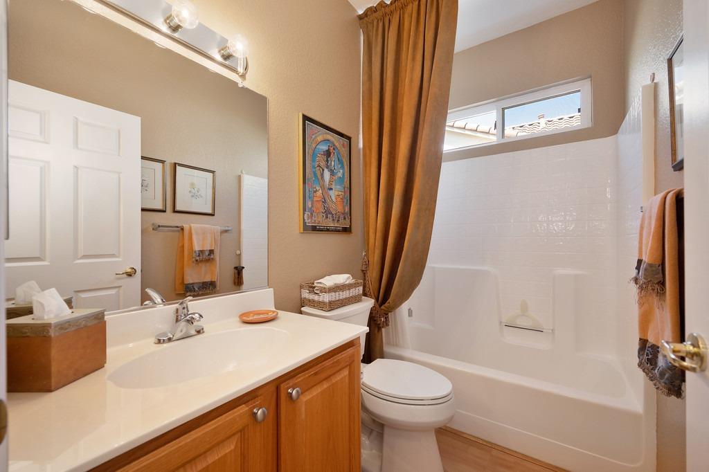 Detail Gallery Image 19 of 34 For 6235 Strawberry Station Loop, Roseville,  CA 95747 - 2 Beds | 2 Baths