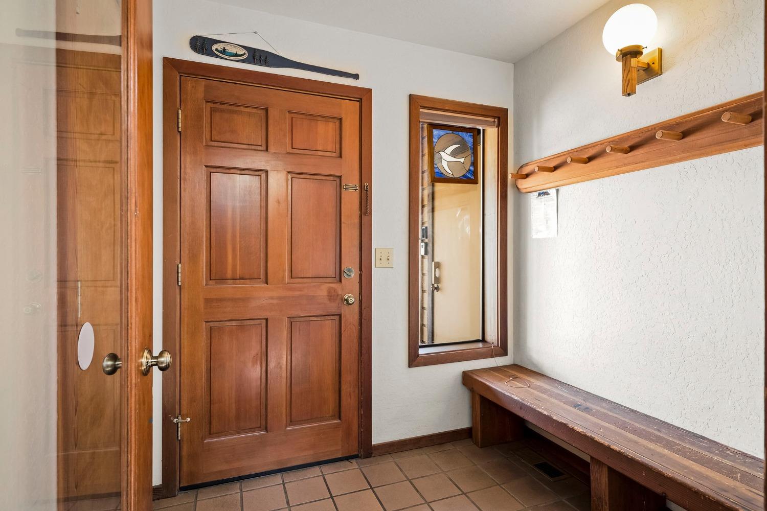 Detail Gallery Image 3 of 41 For 251 Basque Dr, Truckee,  CA 96161 - 3 Beds | 2 Baths