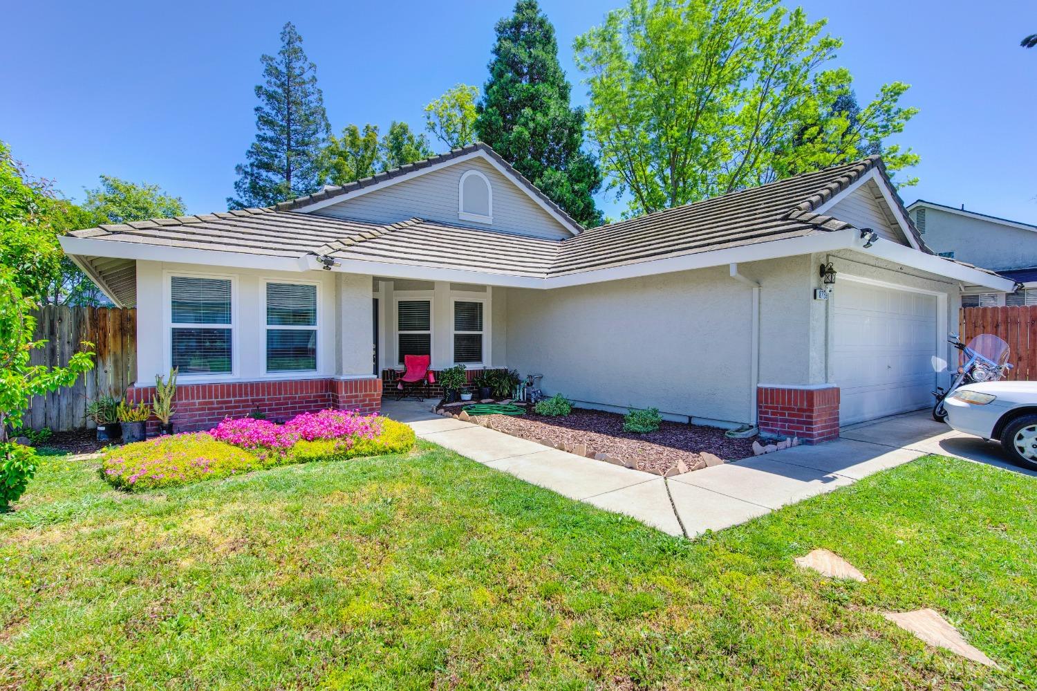 Detail Gallery Image 1 of 21 For 8789 Mayberry Way, Elk Grove,  CA 95758 - 3 Beds | 2 Baths