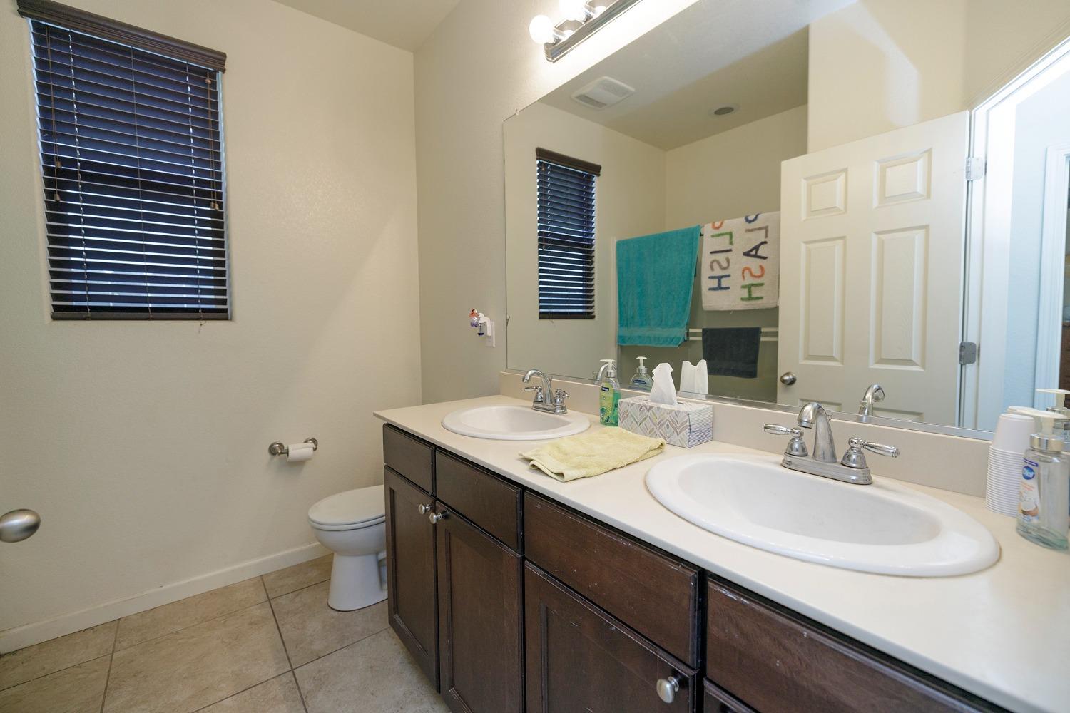 Detail Gallery Image 20 of 28 For 1517 Countrywood Ln, Escalon,  CA 95320 - 3 Beds | 2 Baths