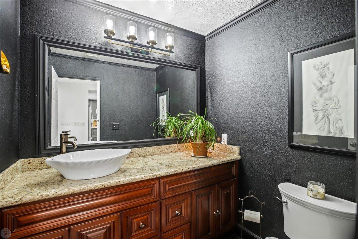 Detail Gallery Image 18 of 46 For 85 S C St, Tracy,  CA 95376 - 3 Beds | 2/1 Baths