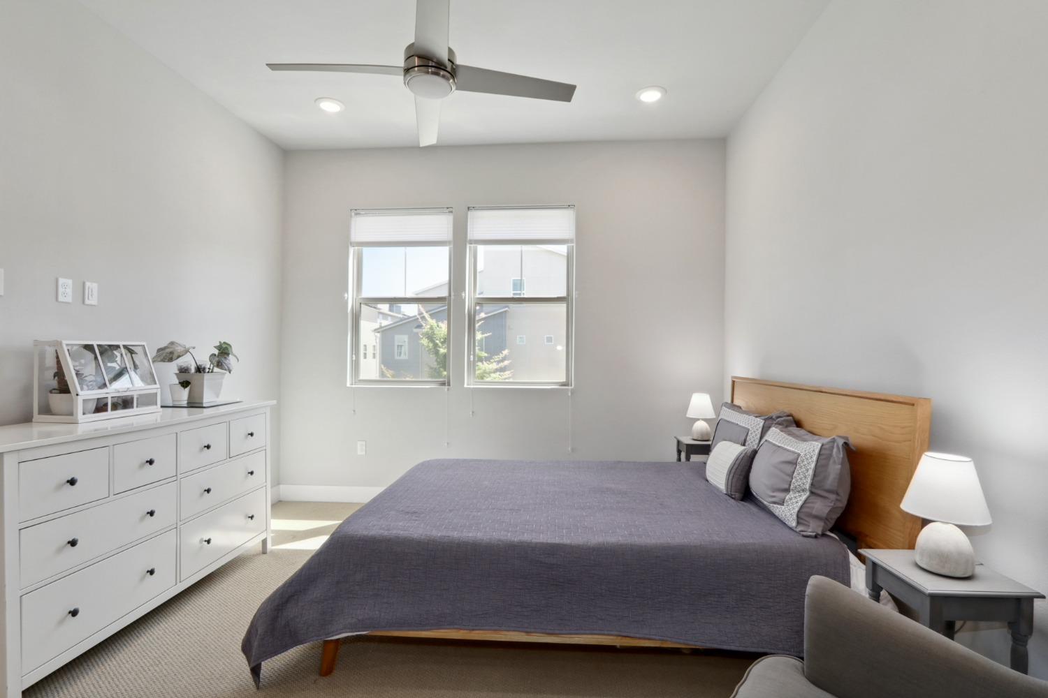 Detail Gallery Image 13 of 46 For 1661 Spring St #222,  Davis,  CA 95616 - 2 Beds | 2/1 Baths