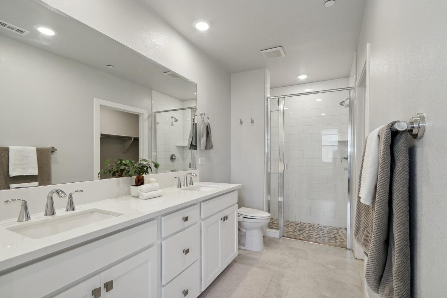 Detail Gallery Image 16 of 46 For 1661 Spring St #222,  Davis,  CA 95616 - 2 Beds | 2/1 Baths