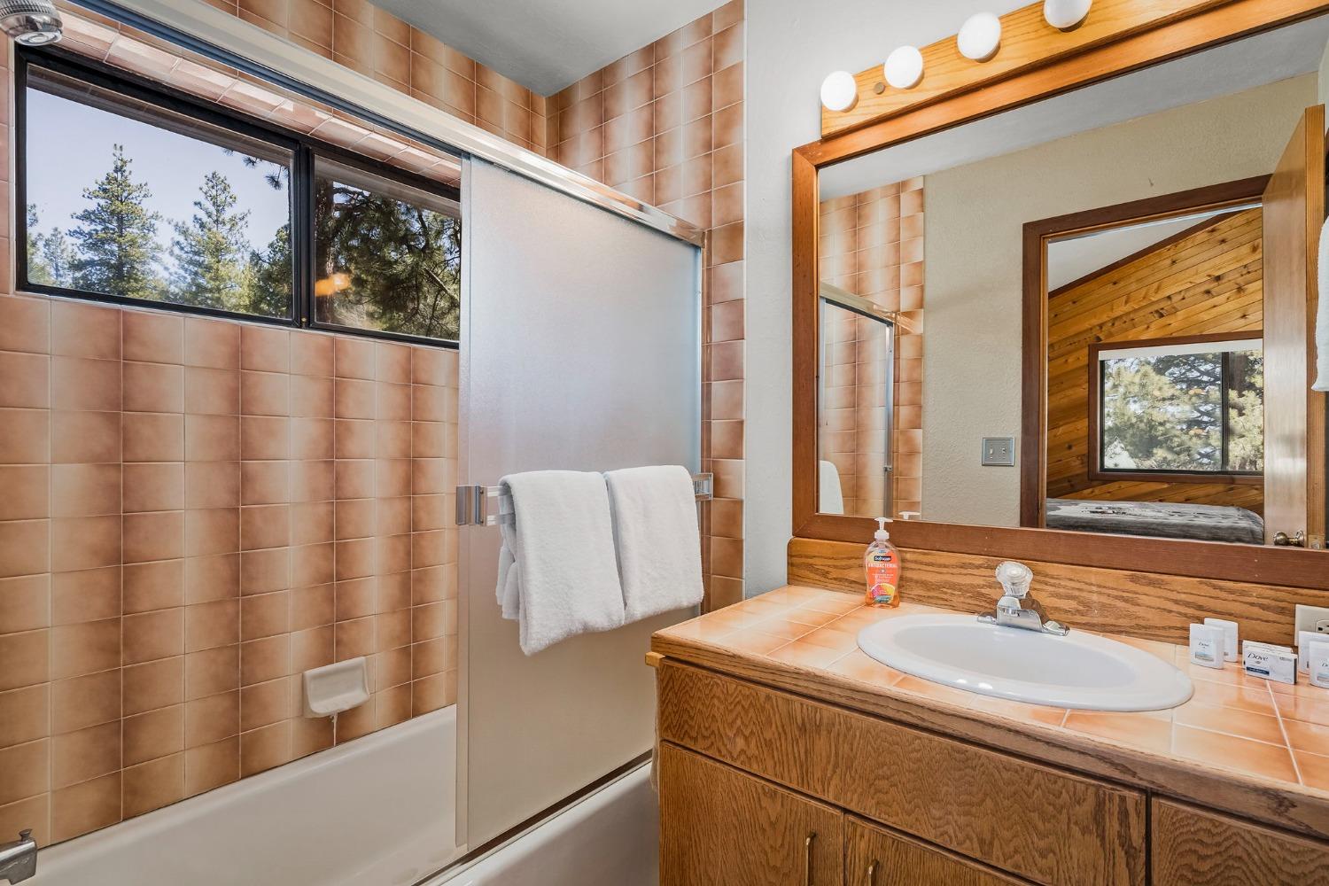 Detail Gallery Image 17 of 41 For 251 Basque Dr, Truckee,  CA 96161 - 3 Beds | 2 Baths