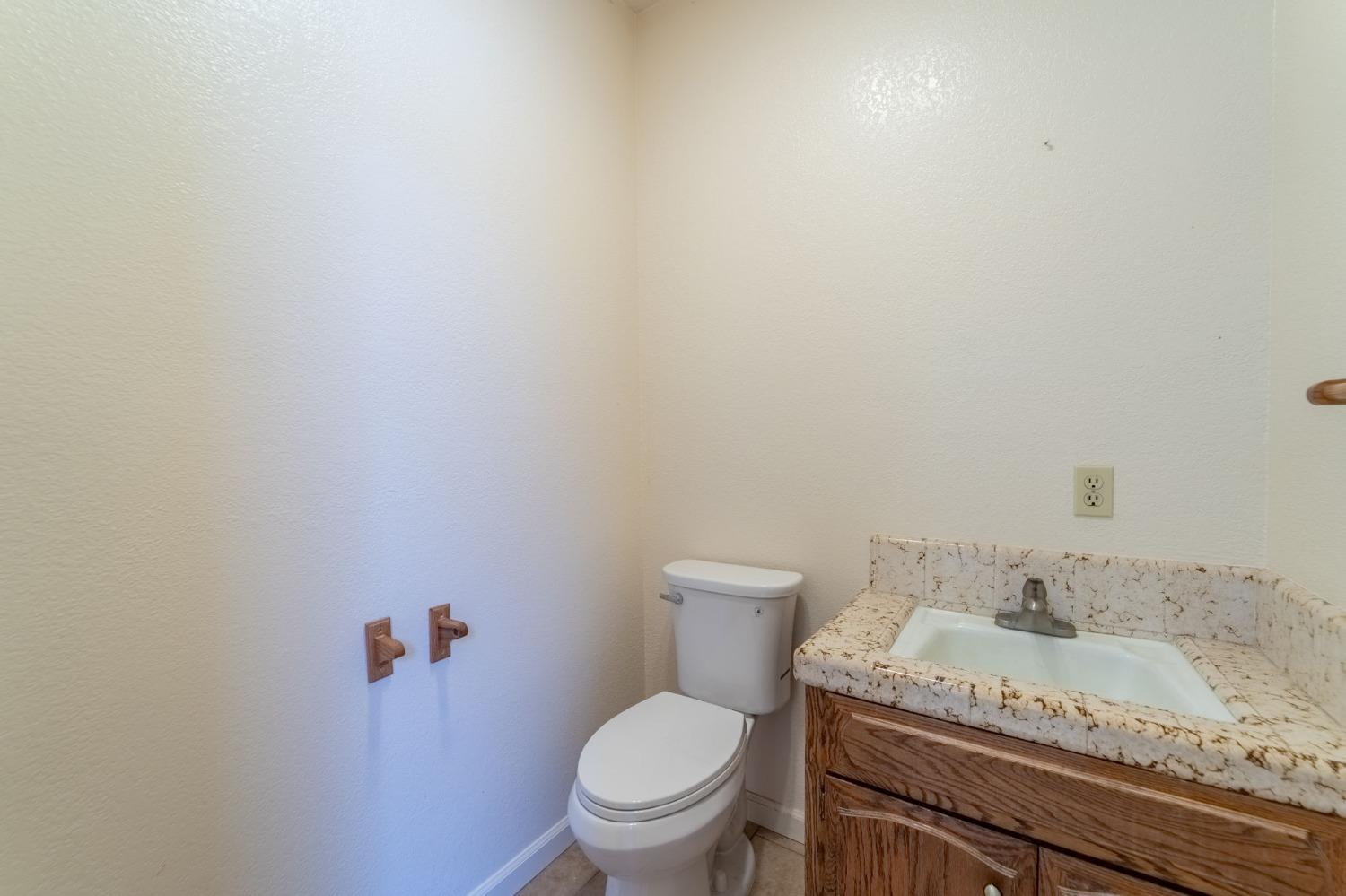 Detail Gallery Image 16 of 38 For 1305 Fransen Ct, Modesto,  CA 95355 - 3 Beds | 2/1 Baths