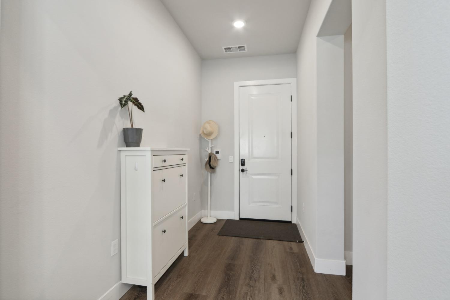 Detail Gallery Image 24 of 46 For 1661 Spring St #222,  Davis,  CA 95616 - 2 Beds | 2/1 Baths
