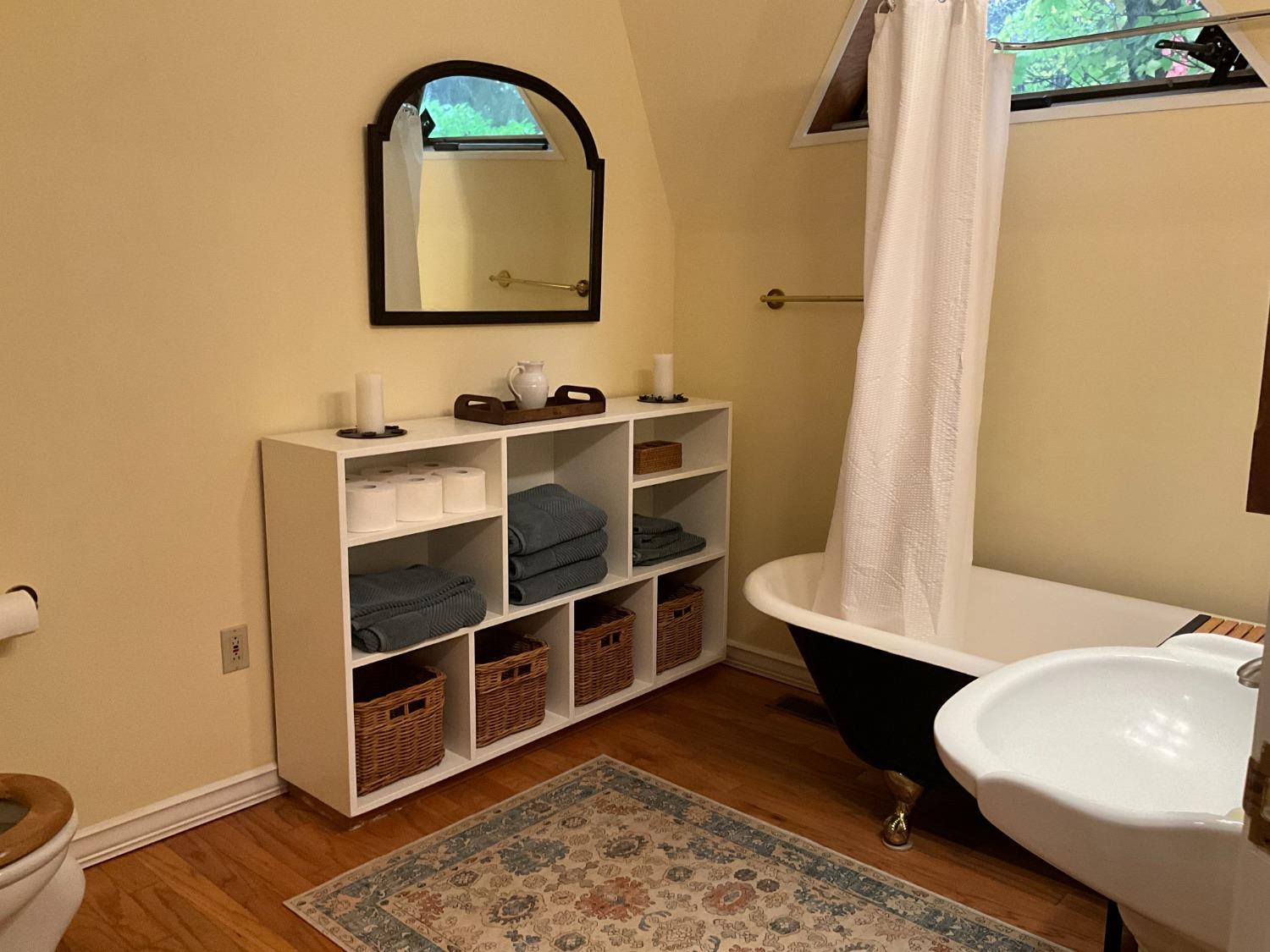 Detail Gallery Image 22 of 52 For 13586 Bitney Springs Rd, Nevada City,  CA 95959 - 2 Beds | 2 Baths
