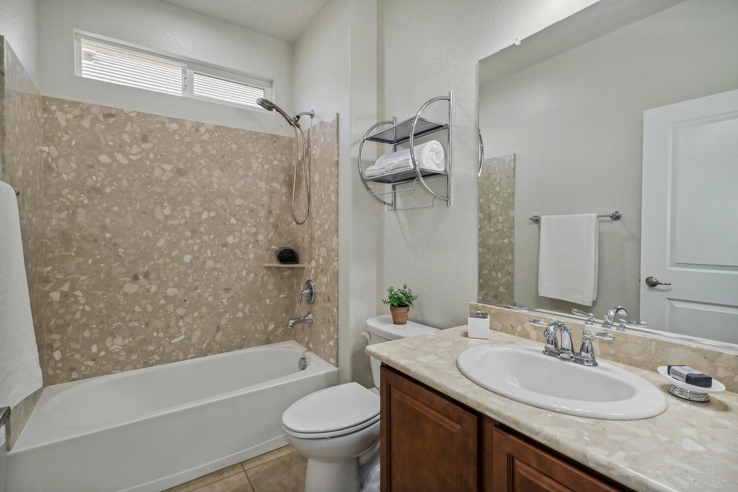 Detail Gallery Image 27 of 50 For 7921 Dearne Way, Elk Grove,  CA 95757 - 2 Beds | 2 Baths