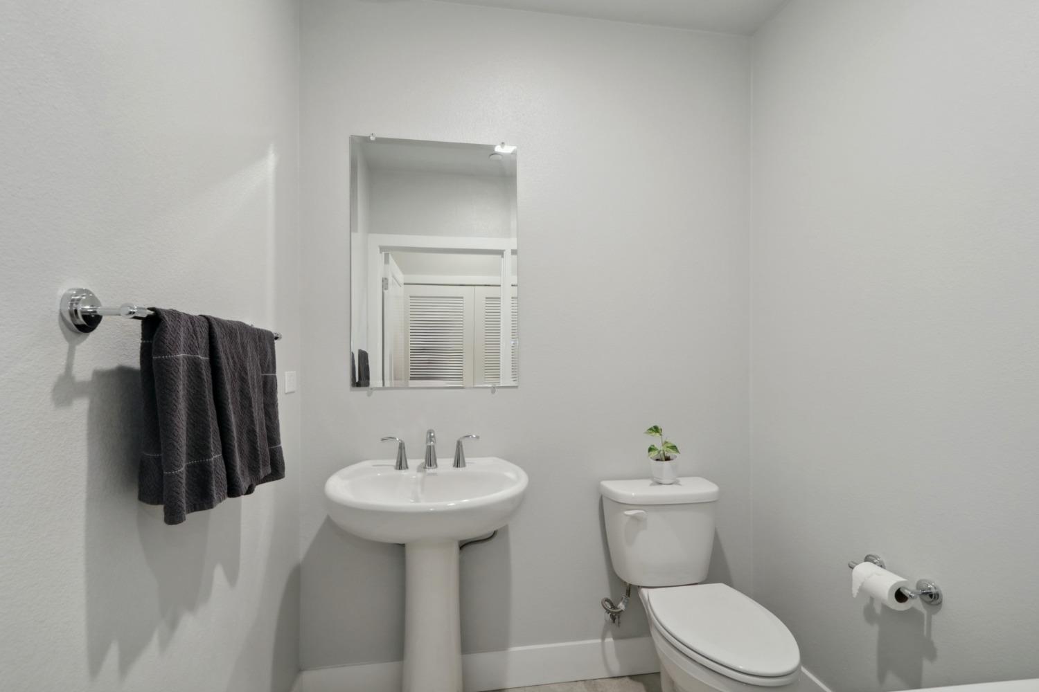 Detail Gallery Image 25 of 46 For 1661 Spring St #222,  Davis,  CA 95616 - 2 Beds | 2/1 Baths